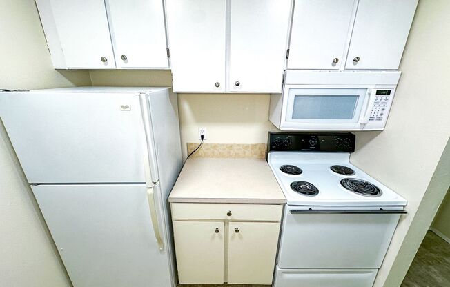 2 beds, 1 bath, 834 sqft, $1,895, Unit 205