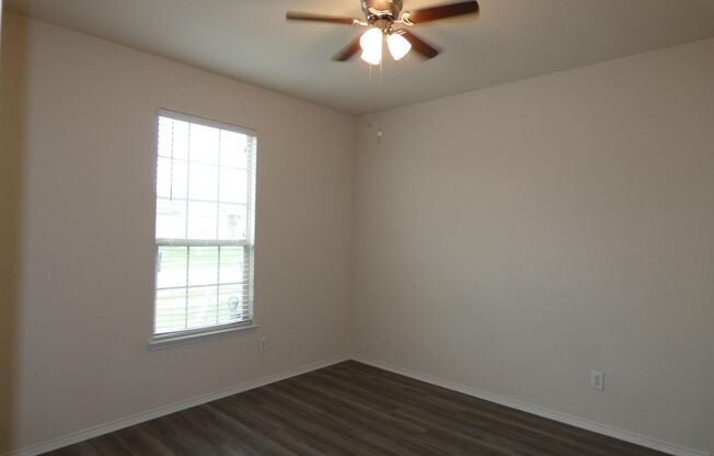 Lovely 3 bedroom, 2 bath home in The Parks @ Boat Club near schools, shopping & more! 5809 Mount Plymouth Point, Fort Worth, TX 76179