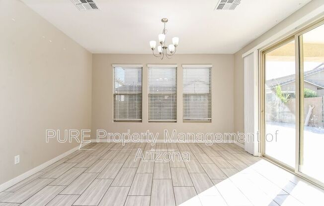 513 E YELLOWSTONE PL