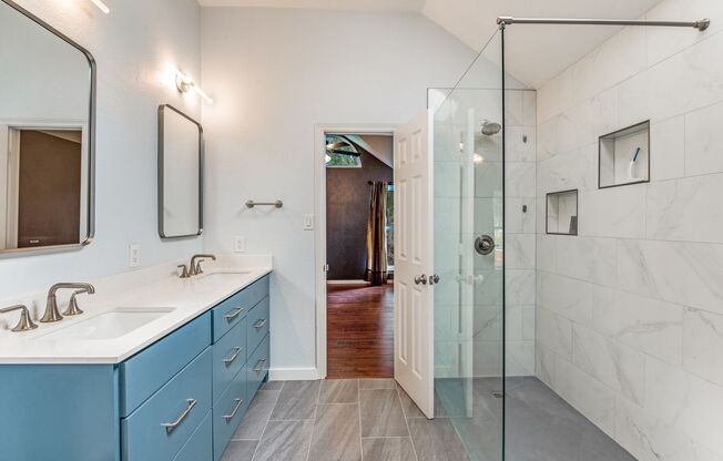 Updated 3 Bed, 3 Bath in N. Carrollton.