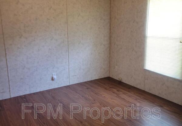 205 VINTAGE OAK CIR