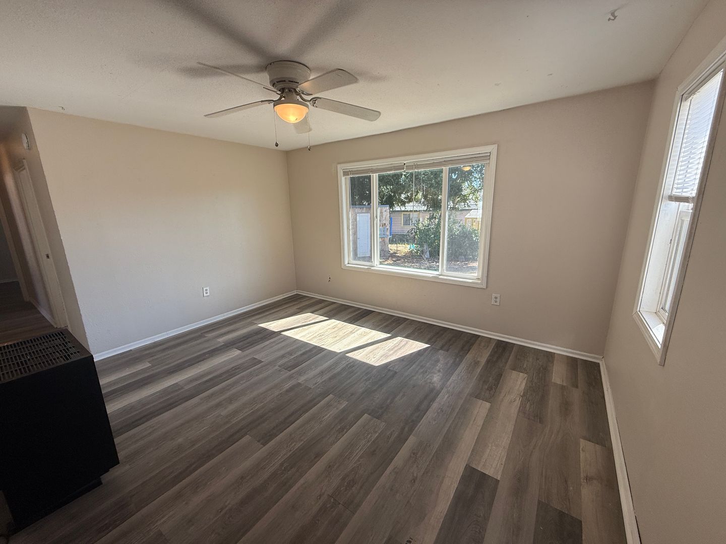 3 bedroom, 1 bathroom Bremerton Duplex