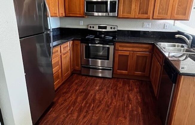 2 beds, 2 baths, 900 sqft, $2,015, Unit 124