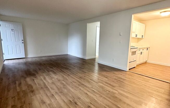 2 beds, 1 bath, 875 sqft, $1,295, Unit # 12804