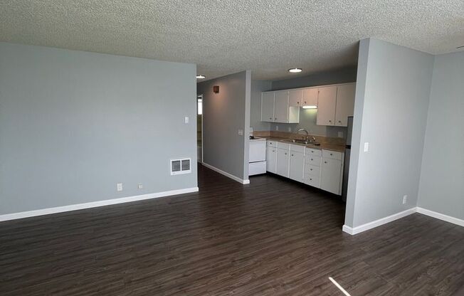 1 bed, 1 bath, 625 sqft, $1,200, Unit 28
