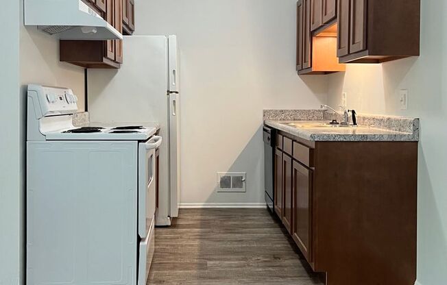 2 beds, 1 bath, 850 sqft, $1,345, Unit 907