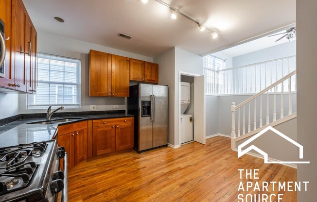 2320 W ADAMS ST