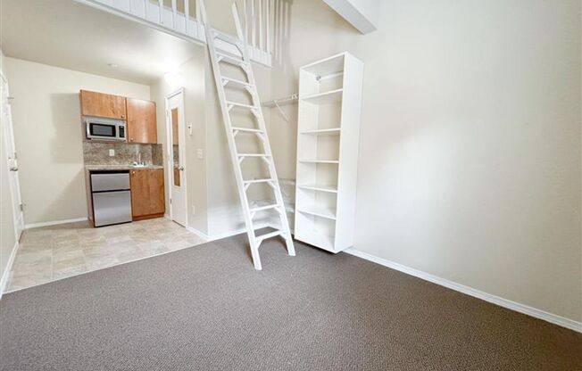 Studio, 1 bath, 137 sqft, $1,495, Unit 2E