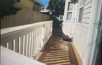 Quaint 1/1 within walking distance to the beach.