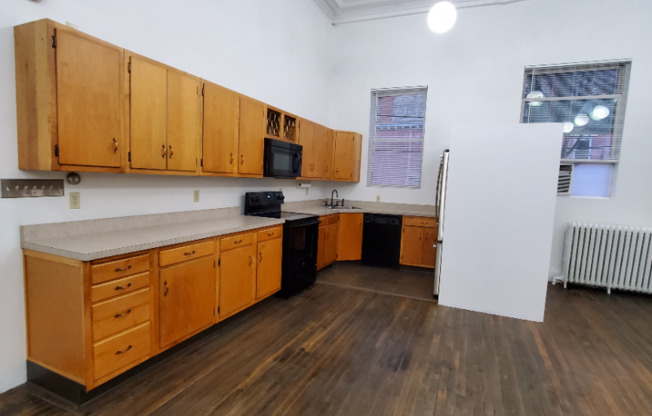 1704 MARY ST
