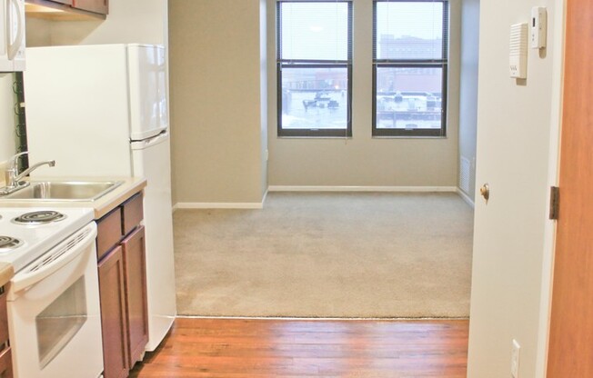 Studio, 1 bath, 402 sqft, $675, Unit 420