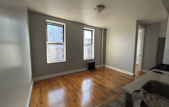 295 E 149 ST