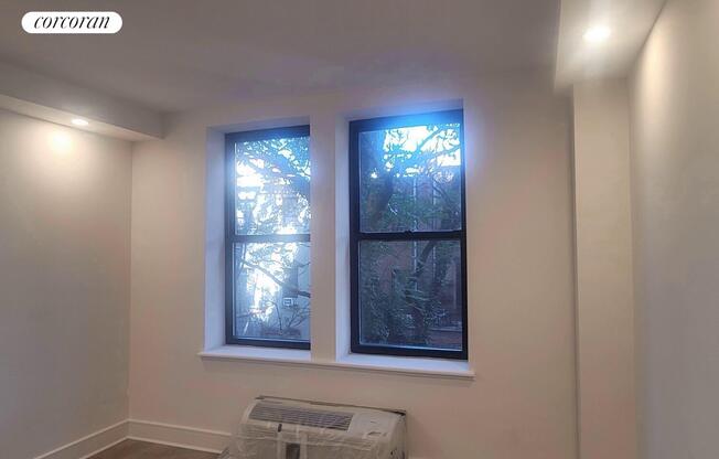 2 beds, 1 bath, $7,400, Unit 5I