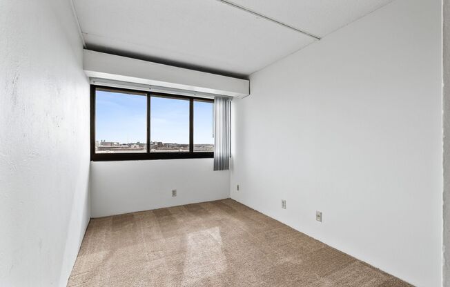 4 beds, 2 baths, 1,100 sqft, $2,295, Unit 807