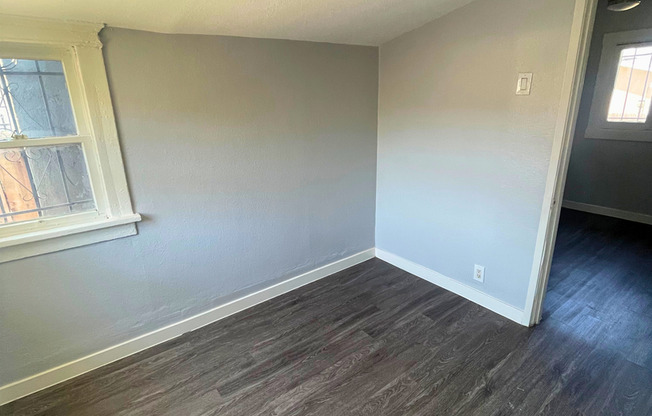 1377 Warren Ave