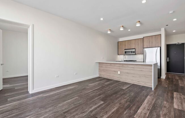 2 beds, 2 baths, 834 sqft, $3,420, Unit 502