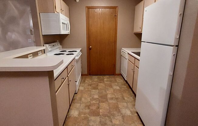 1 bed, 1 bath, 843 sqft, $1,065, Unit 51-302