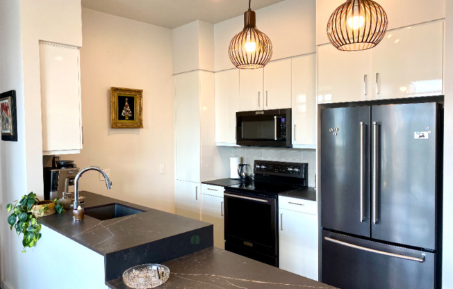 1501 E 4 ST