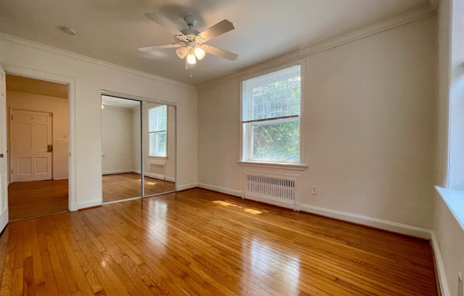 2 beds, 1 bath, $1,395, Unit 807-3S