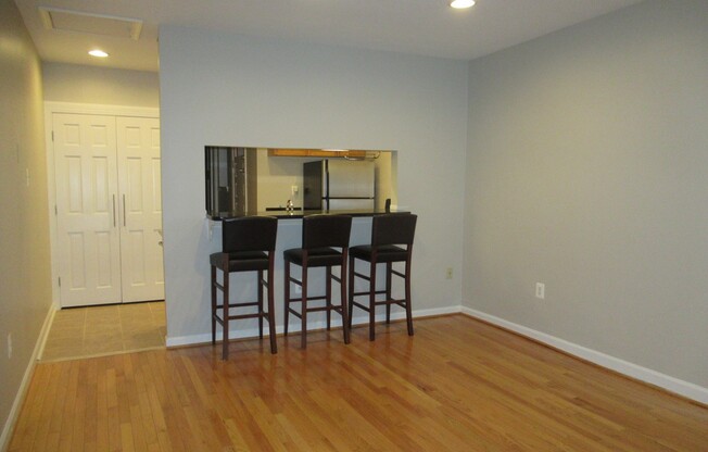 Stylish 1 Bedroom 1st Floor Condo in Federal Hill!