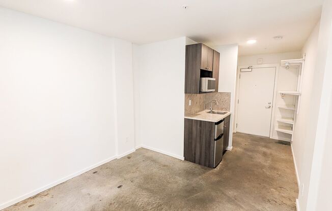 Studio, 1 bath, 186 sqft, $1,195, Unit 218