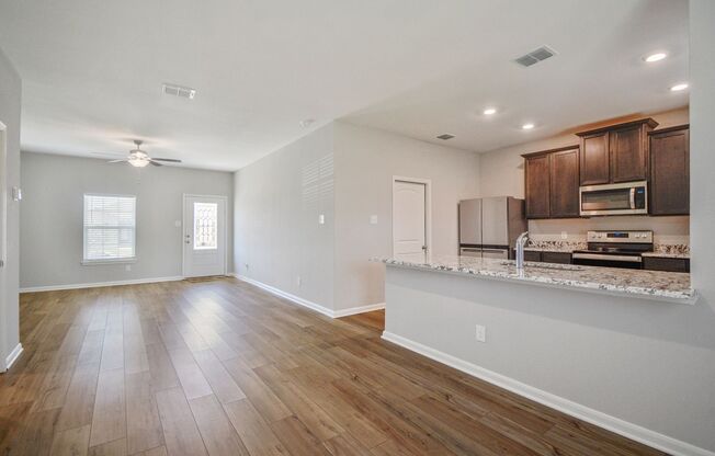 Like-New 3 Bed, 2.5 Bath Home with Spacious Layout & Modern Finishes!