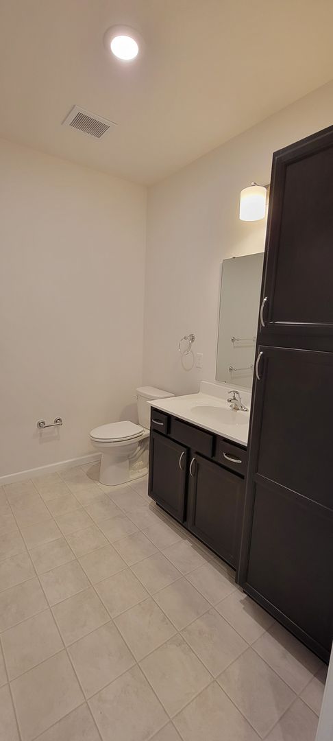 3 beds, 2 baths, 1,344 sqft, $1,665, Unit 336