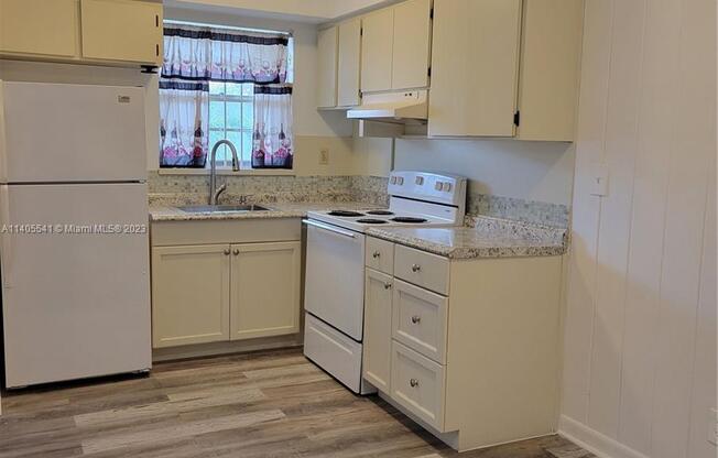 1755 NE 116th Rd