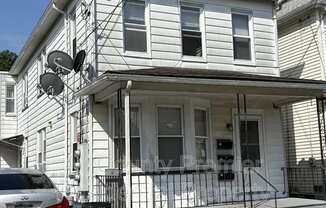 4 HENSHAW CT