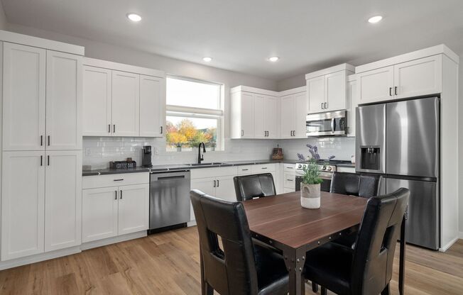 2 beds, 2.5 baths, 1,080 sqft, $2,199, Unit 2812