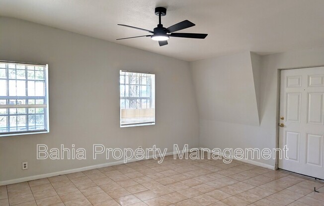 9213 N 13 ST