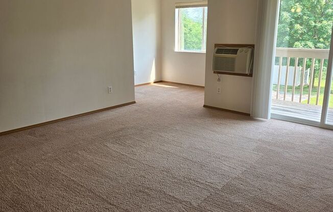 2 beds, 1 bath, 1,010 sqft, $1,279, Unit PL   2205