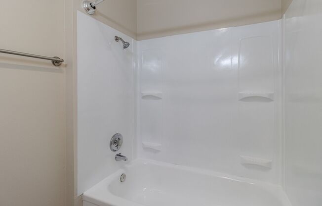 1 bed, 1 bath, 725 sqft, $1,595, Unit 17