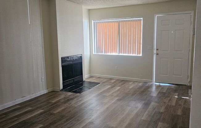 2 beds, 2 baths, 850 sqft, $1,495, Unit 206