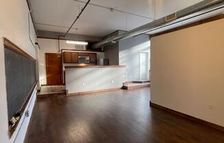 1 bed, 1 bath, $1,595, Unit 132B_102