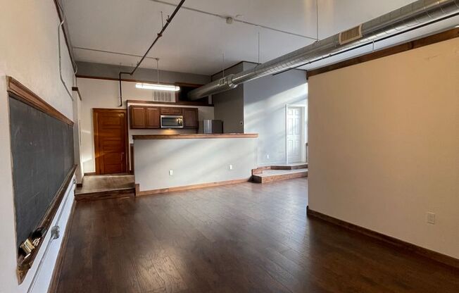 1 bed, 1 bath, $1,595, Unit 132B_102