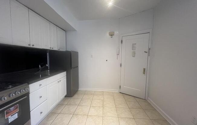 1 bed, 1 bath, $2,695, Unit 5-B