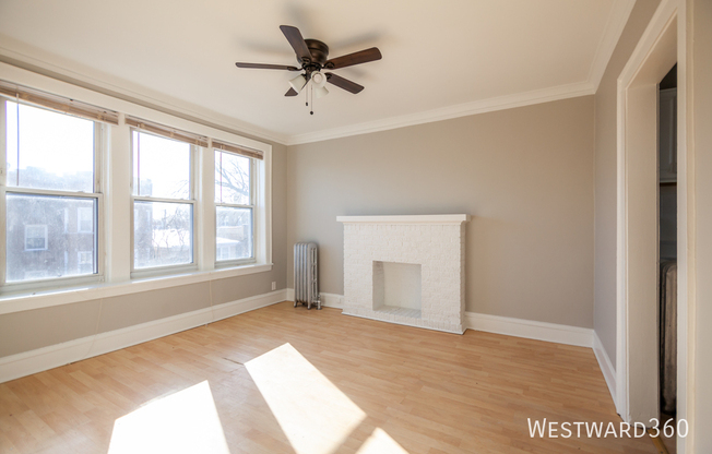 2416 W FARGO AVE