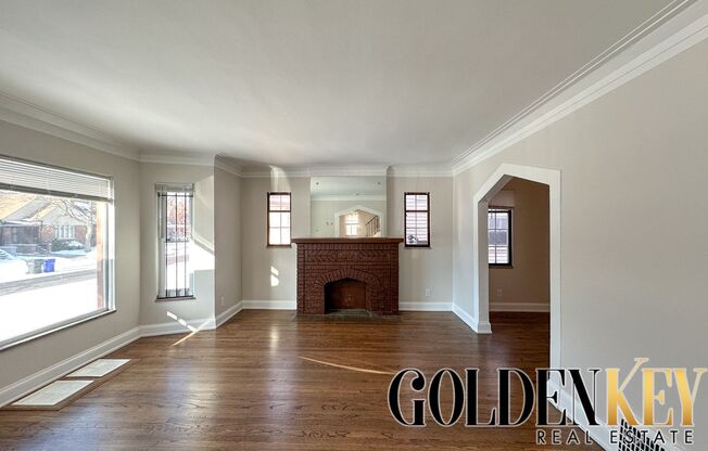 University District Large 1451 sq ft Westside 3bd/1.5ba