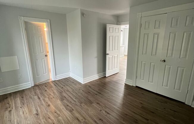 1 bed, 1 bath, $1,300, Unit Unit 39C