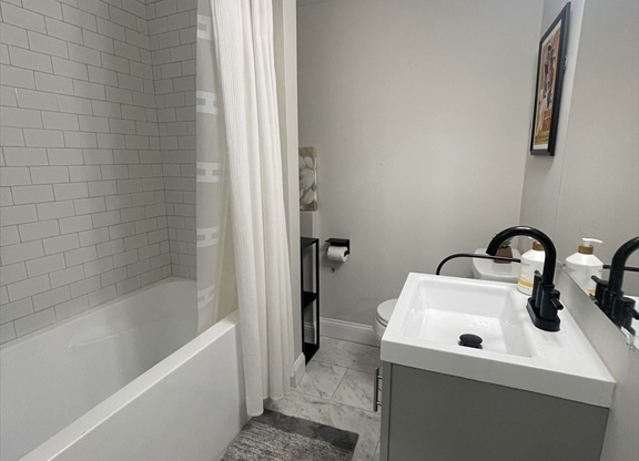 3 beds, 3 baths, 1,800 sqft, $5,750, Unit 1