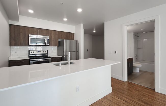 1 bed, 1 bath, 703 sqft, $2,625, Unit 505