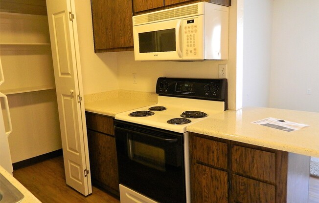 2 beds, 1 bath, 818 sqft, $1,109, Unit 313