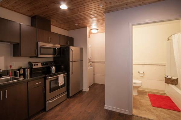Studio, 1 bath, 418 sqft, $1,199, Unit 101