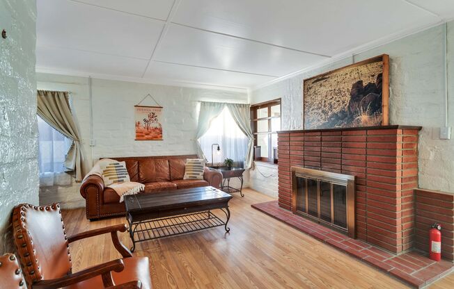 2 Bedroom 1 Bath - Furnished Hilltop Home - Free Internet