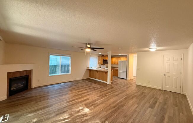 Spacious Vancouver Town Home with Open-Concept Living & Gas Fireplace