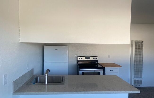 1 bed, 1 bath, $1,800, Unit D