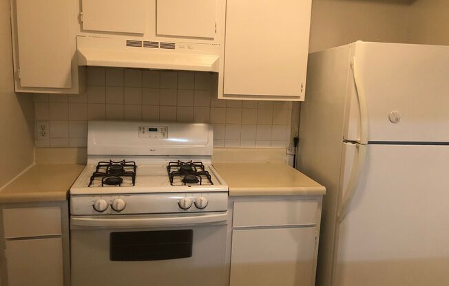 2 beds, 2 baths, 955 sqft, $1,149, Unit 5909B