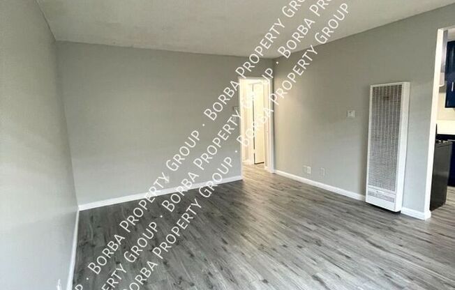 2391 LOCUST AVE