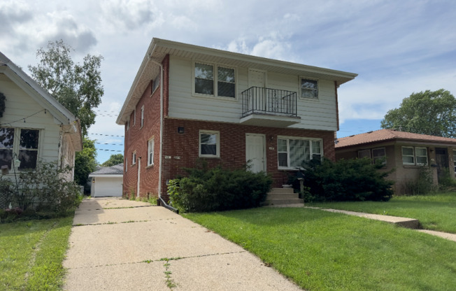 2407 S 68 ST